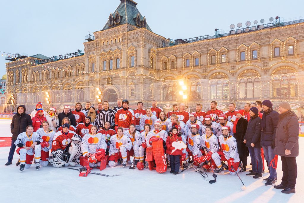 Mastercard и КХЛ провели Бесценный матч на Красной площади - рис.5