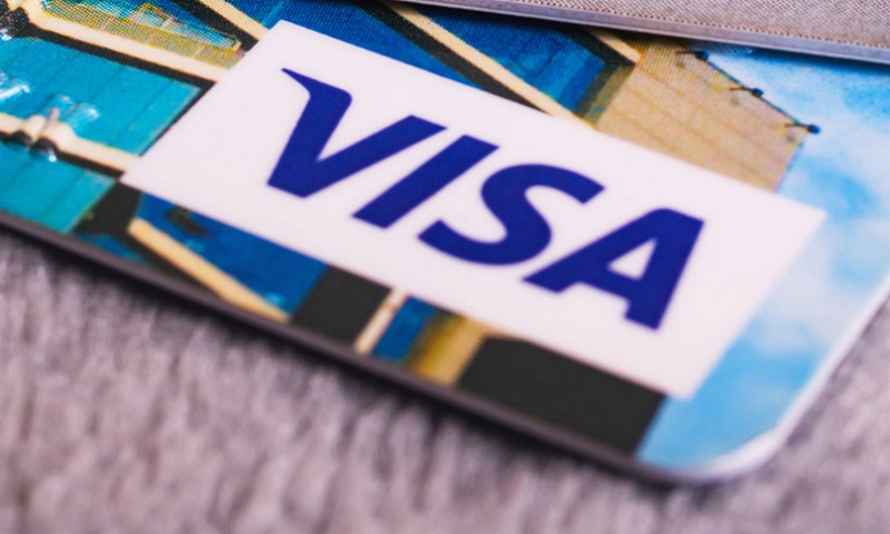 Visa сотрудничает со 100 партнерами в сфере шопинга при участии ИИ-агентов