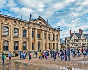 Оксфордский университет и Швейцарский инвестиционный банк UBS открывают исследовательский центр в области ИИ