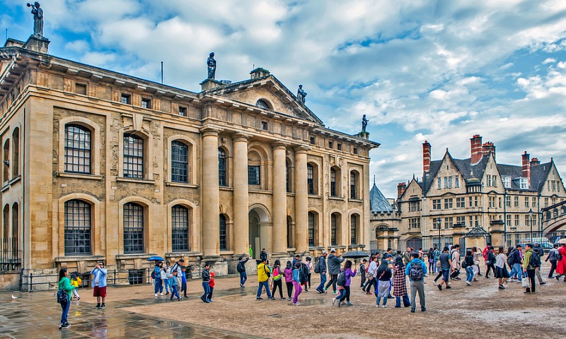 Оксфордский университет и Швейцарский инвестиционный банк UBS открывают исследовательский центр в области ИИ