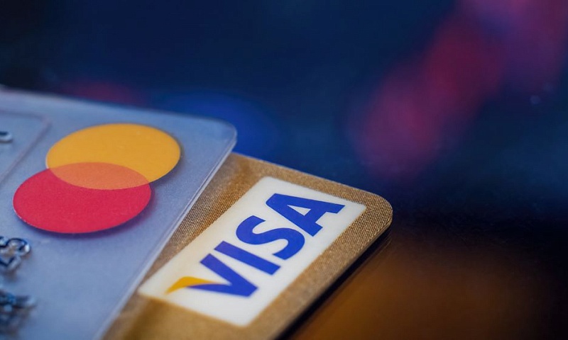 Банки предлагают исключить право ЦБ устанавливать срок действия банковских карт