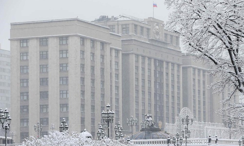 В Госдуме заявили о росте рисков использования карт Visa и Mastercard