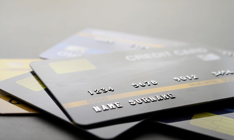 В январе в России было выдано менее миллиона новых кредитных карт 