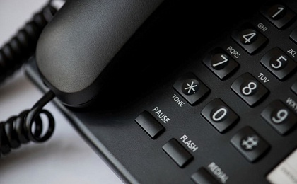 Россиянам старше 60 лет могут запретить международные звонки на домашний телефон