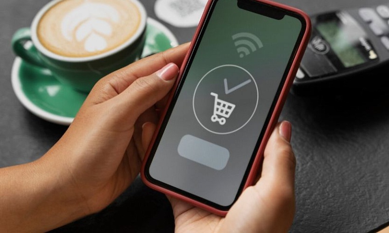Сбербанк анонсировал оплату с помощью iPhone на своих терминалах