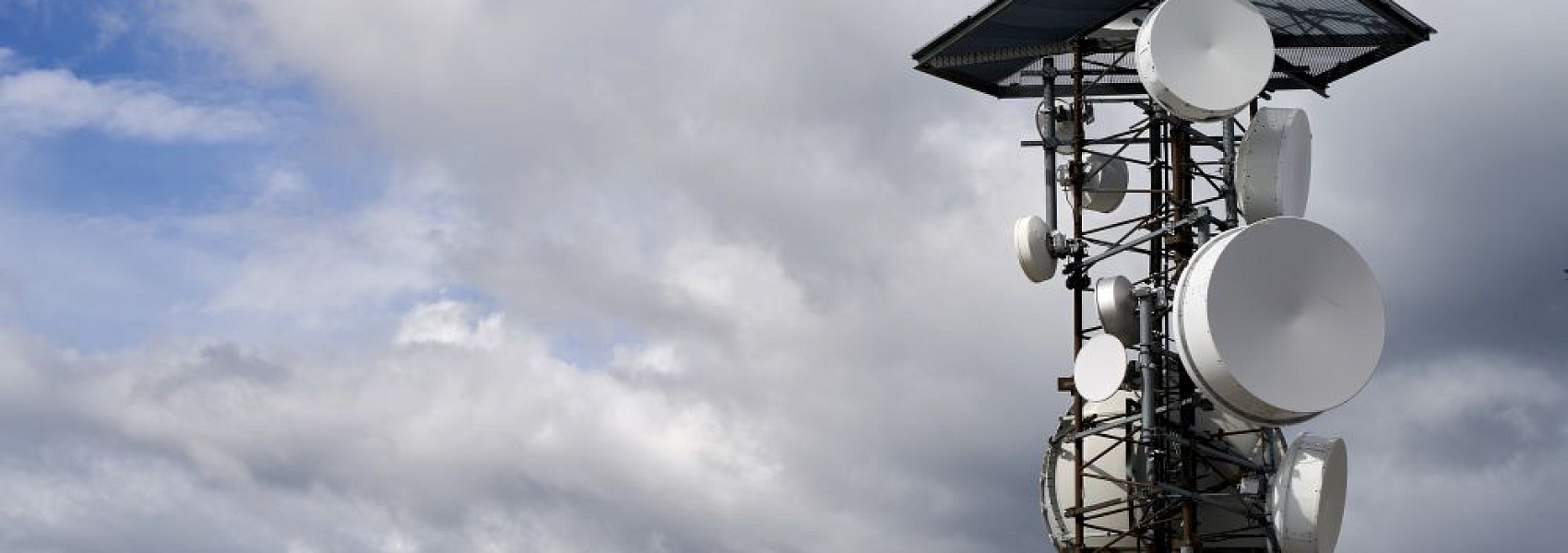 Госдума обяжет операторов отключать связь по запросу ФСБ