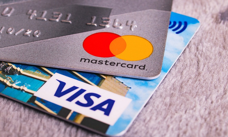 Карты Visa и MasterCard с истекшим сроком годности продолжат работать в России
