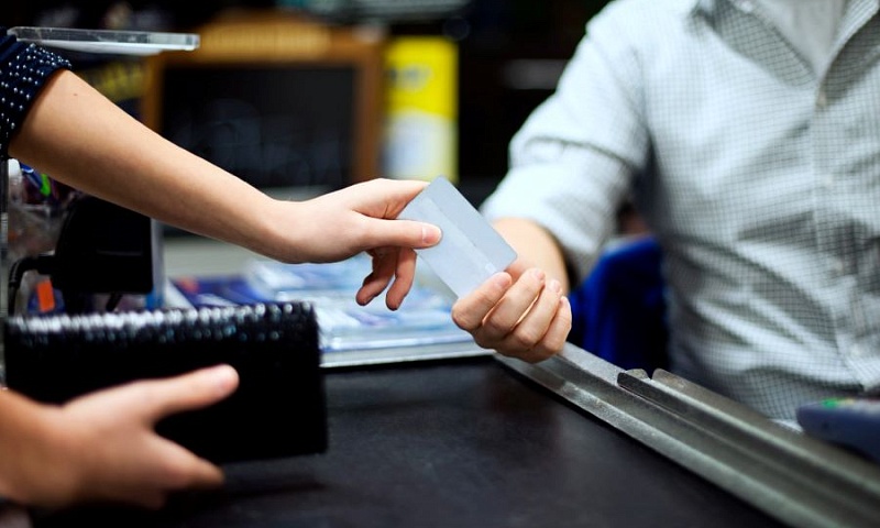 Крупнейшие банки предложили ввести «период охлаждения» на выдачу наличных в отделениях и кассах