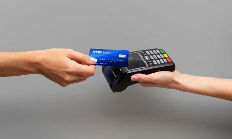 В ЦБ спрогнозировали будущее наличных и банковских карт на ближайшие пять лет