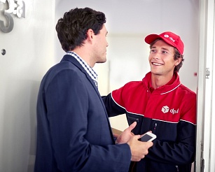 Россияне стали чаще оставлять чаевые курьерам в конце декабря