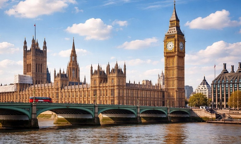 Британские парламентарии критикуют регуляторов за бездействие в отношении рисков использования ИИ в финансовом секторе