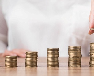 Больше трети россиян накопили за год до 100 тысяч рублей