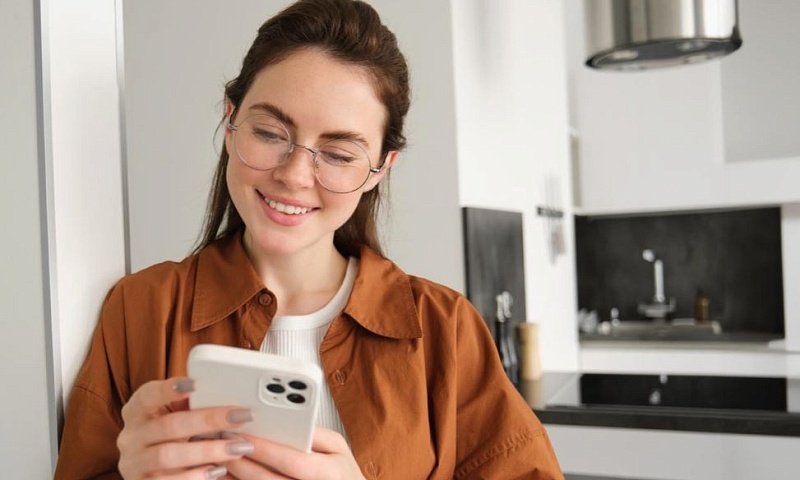 Доля крупных подарков в чековых промоакций брендов упала на 43%: компании переходят на цифровые призы