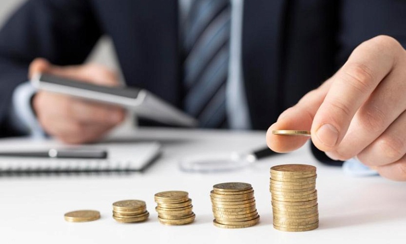 Средняя ставка по двухлетним вкладам упала ниже 11%