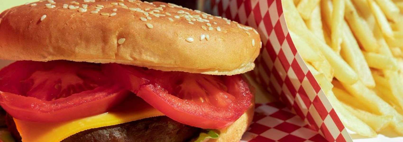 Траты россиян на фастфуд, рестораны и бары выросли на 12%